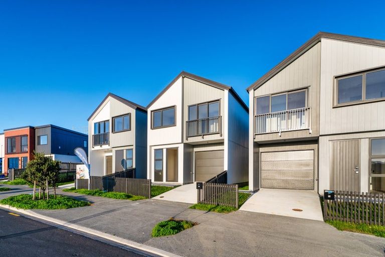 Photo of property in 17 Sails Road, Hobsonville, Auckland, 0616