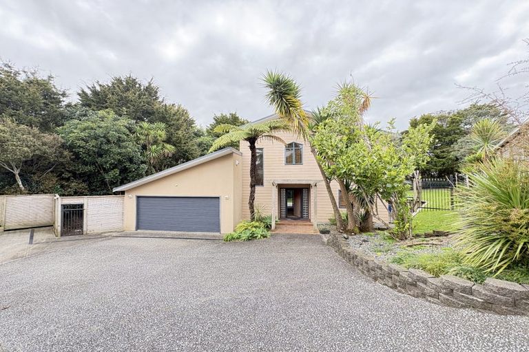 Photo of property in 30 Royal View Road, Te Atatu South, Auckland, 0610
