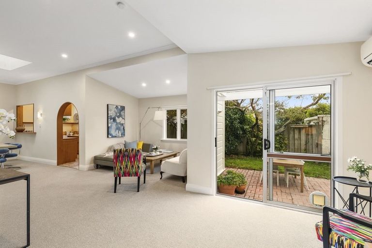 Photo of property in 2 Ngaio Street, Eastbourne, Lower Hutt, 5013