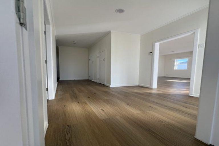 Photo of property in 61 Oakdale Road, Mount Roskill, Auckland, 1041