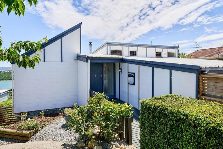 Photo of property in 112 Conclusion Street, Ascot Park, Porirua, 5024