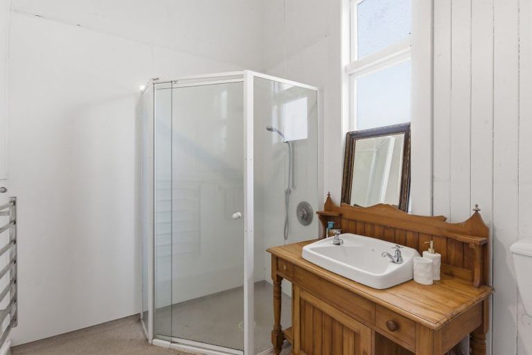 Photo of property in 225 Kuku Beach Road, Kuku, Manakau, 5570