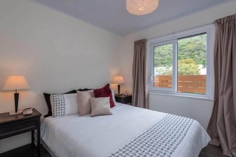 Photo of property in 186b Queens Drive, Lyall Bay, Wellington, 6022