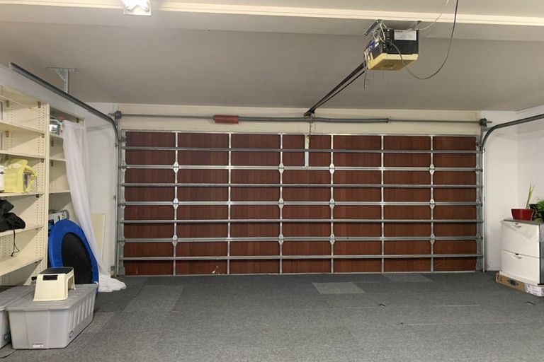 Photo of property in 123a Hobsonville Road, West Harbour, Auckland, 0618