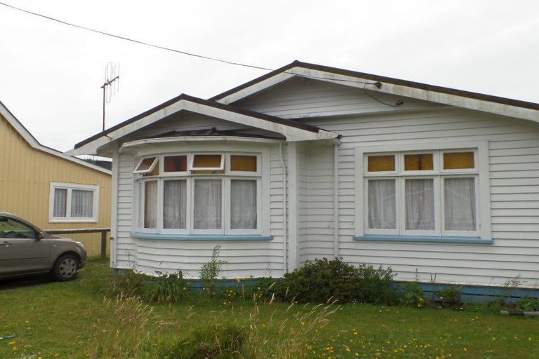 Photo of property in 11 Gladstone Street, Westport, 7825