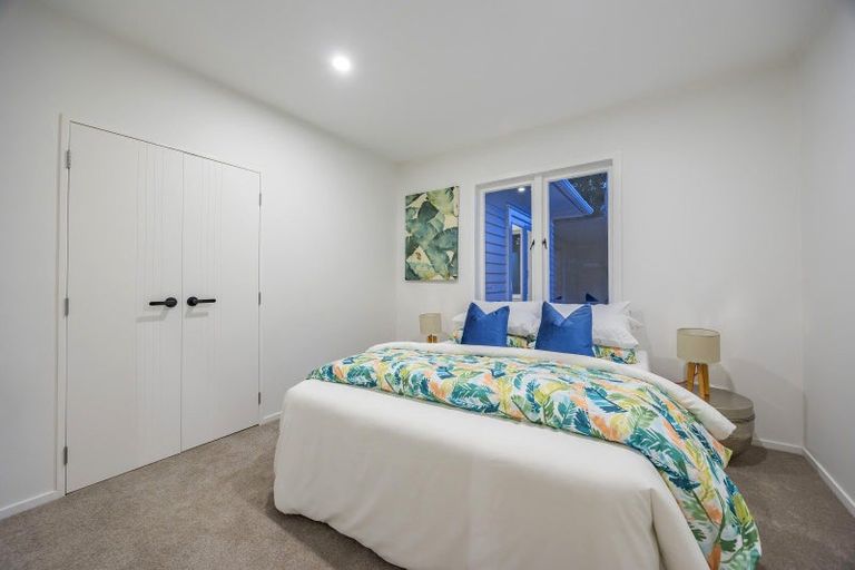 Photo of property in 255 Glenfield Road, Hillcrest, Auckland, 0627