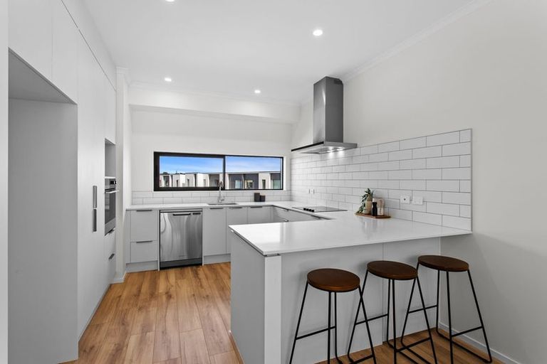 Photo of property in 15 Roundel Crescent, Whenuapai, Auckland, 0618