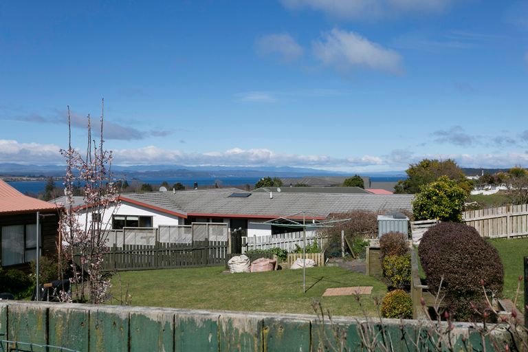 Photo of property in 102 Acacia Bay Road, Nukuhau, Taupo, 3330