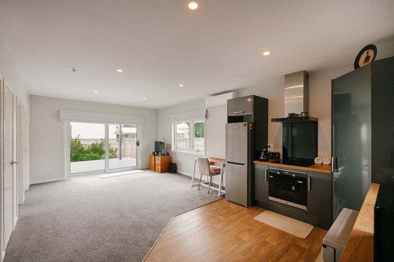 Photo of property in 8a Cuba Street, Takaro, Palmerston North, 4412