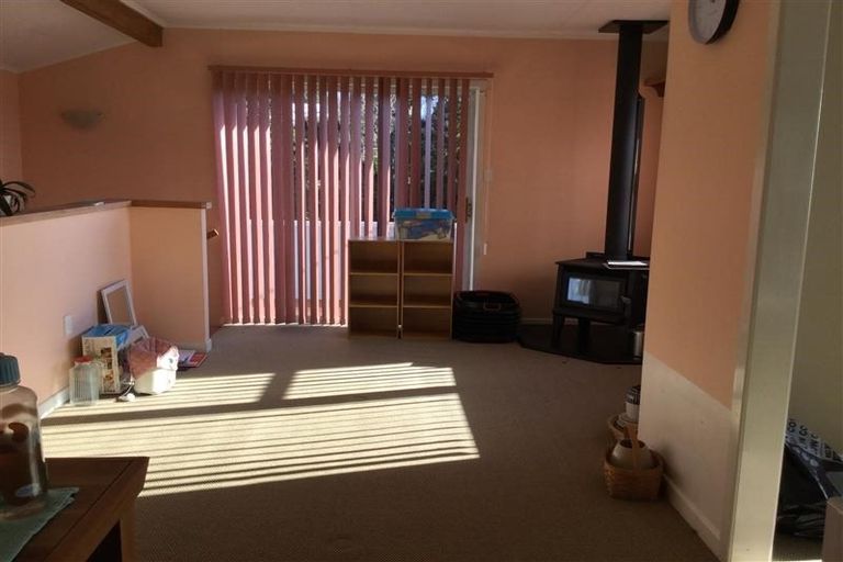 Photo of property in 37 Awanui Street, Merrilands, New Plymouth, 4312