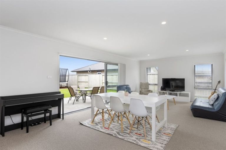 Photo of property in 23 Oka Street, Papamoa Beach, Papamoa, 3118