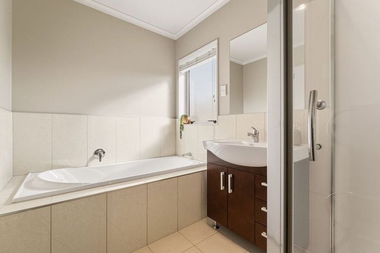 Photo of property in 15 Kereru Place, Pyes Pa, Tauranga, 3112