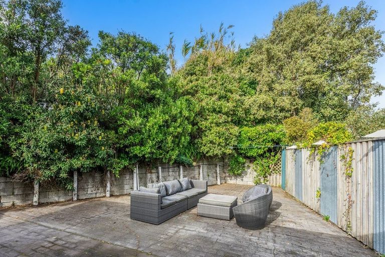 Photo of property in 6 Lindale Grove, Waikanae Beach, Waikanae, 5036