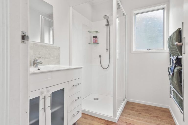 Photo of property in 9 Everard Avenue, Army Bay, Whangaparaoa, 0930