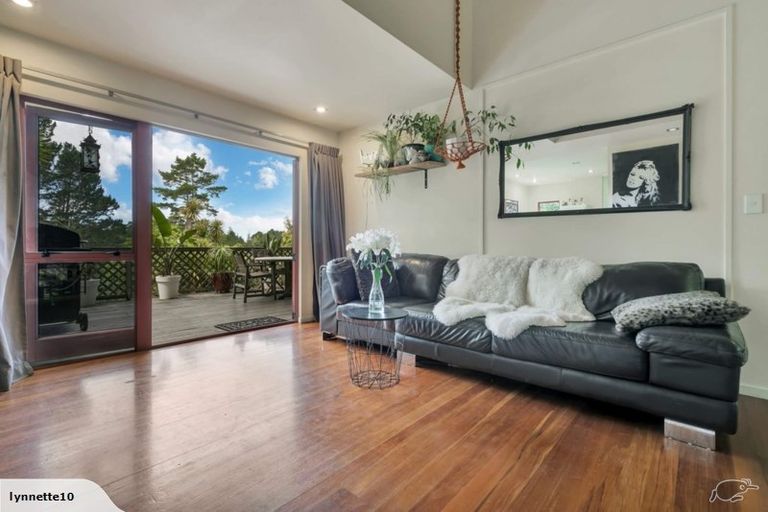 Photo of property in 142 Wade River Road, Wade Heads, Whangaparaoa, 0932