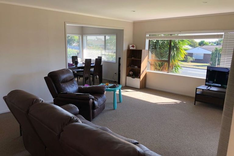 Photo of property in 1/168 Prince Regent Drive, Farm Cove, Auckland, 2012