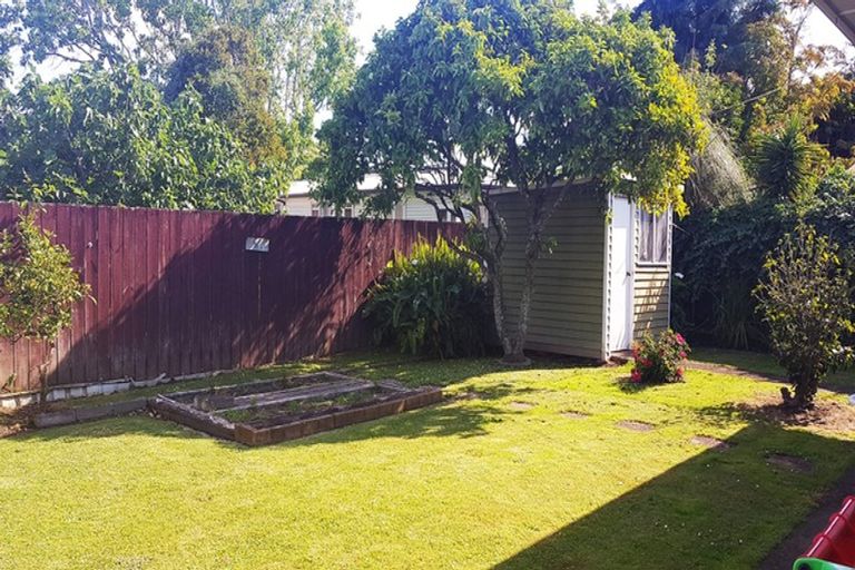 Photo of property in 2/11 Dowling Place, Pakuranga, Auckland, 2010