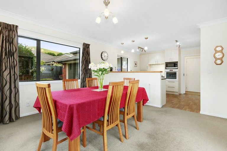 Photo of property in 189 Woodman Drive, Tawa, Wellington, 5028