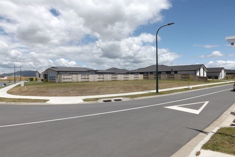 Photo of property in 58 Te Kio Crescent, Papamoa Beach, Papamoa, 3118