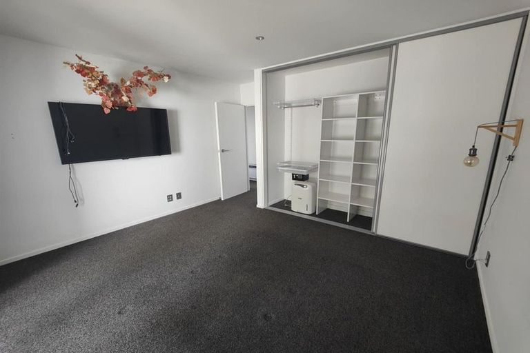 Photo of property in 2/146 Soleares Avenue, Mount Pleasant, Christchurch, 8081