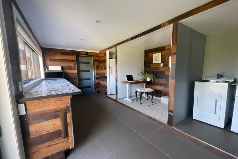 Photo of property in 101 Seaward Road, Edendale, 9825