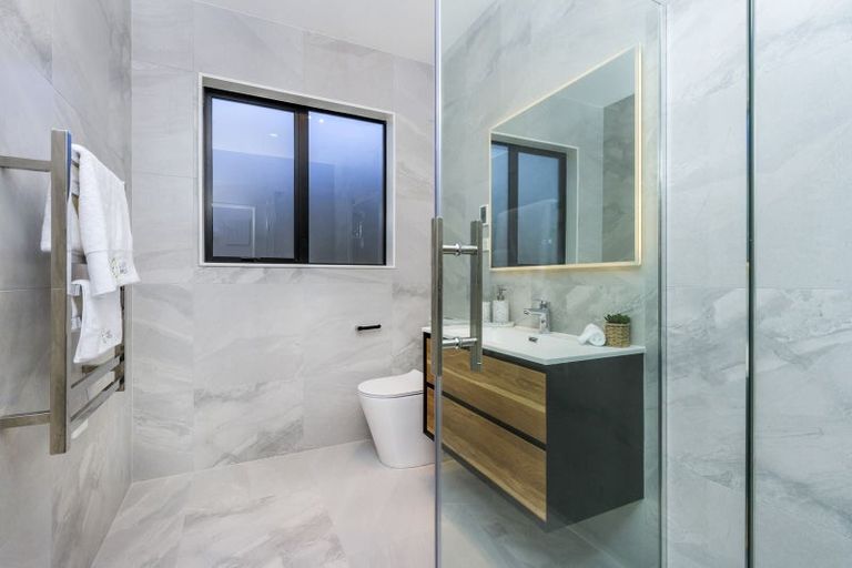 Photo of property in 31c Linwood Avenue, Forrest Hill, Auckland, 0620