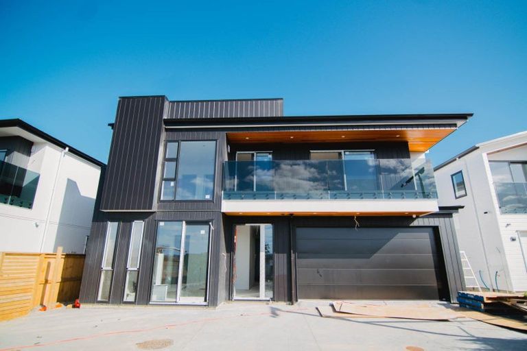 Photo of property in 216 Vaughans Road, Long Bay, Albany, 0792