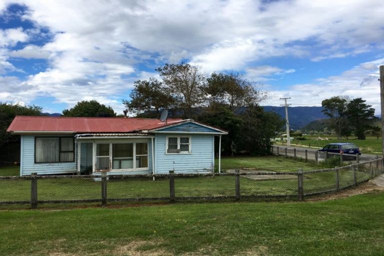 Photo of property in 2 Hunter Street, Karamea, 7893