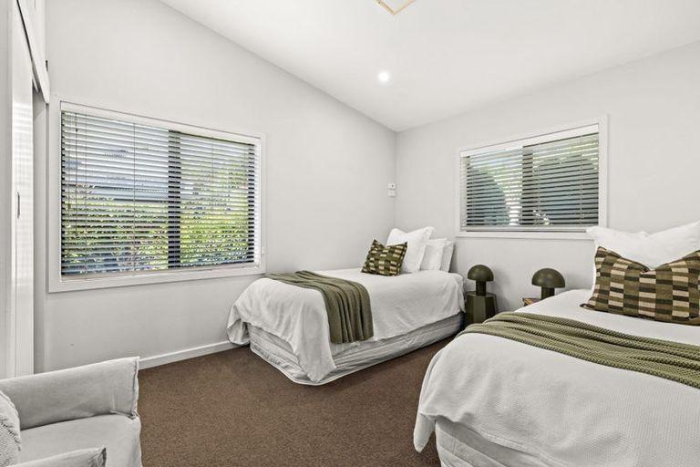 Photo of property in 9 Busby Hill, Havelock North, 4130