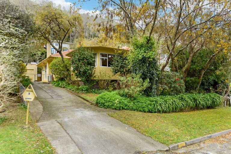 Photo of property in 1 Charlotte Street, The Brook, Nelson, 7010