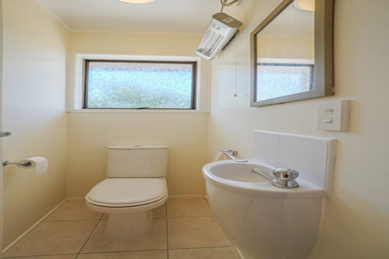 Photo of property in 2/28 Birman Close, Half Moon Bay, Auckland, 2012