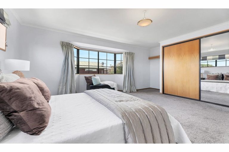 Photo of property in 17a Sonning Place, Redwood, Christchurch, 8051