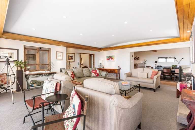 Photo of property in 9a Braemar Road, Castor Bay, Auckland, 0620