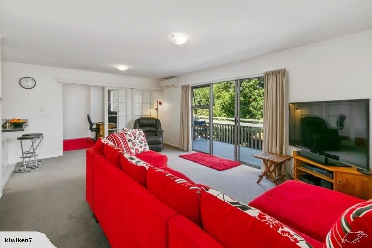 Photo of property in 1/8 Wattle Road, Sunnyvale, Auckland, 0612