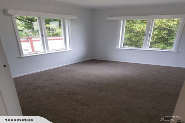 Photo of property in 1/12 Tonar Street, Northcote, Auckland, 0627