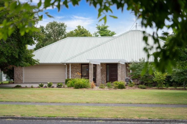 Photo of property in 21 Cowley Drive, Leamington, Cambridge, 3432