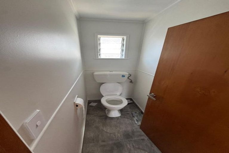 Photo of property in 71 Weldene Avenue, Glenfield, Auckland, 0629