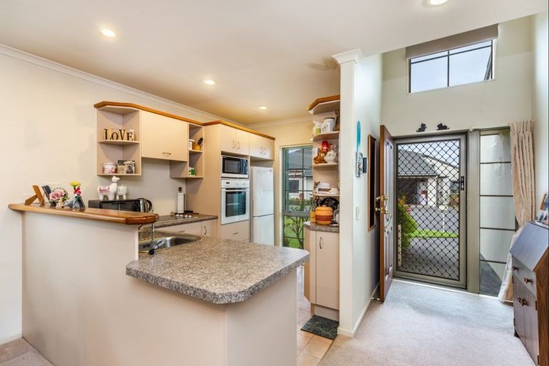 Photo of property in 4 Lakeridge Close, Rangatira Park, Taupo, 3330