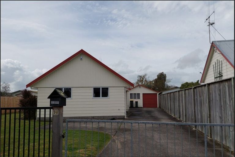 Photo of property in 98 Oakfield Crescent, Pukete, Hamilton, 3200