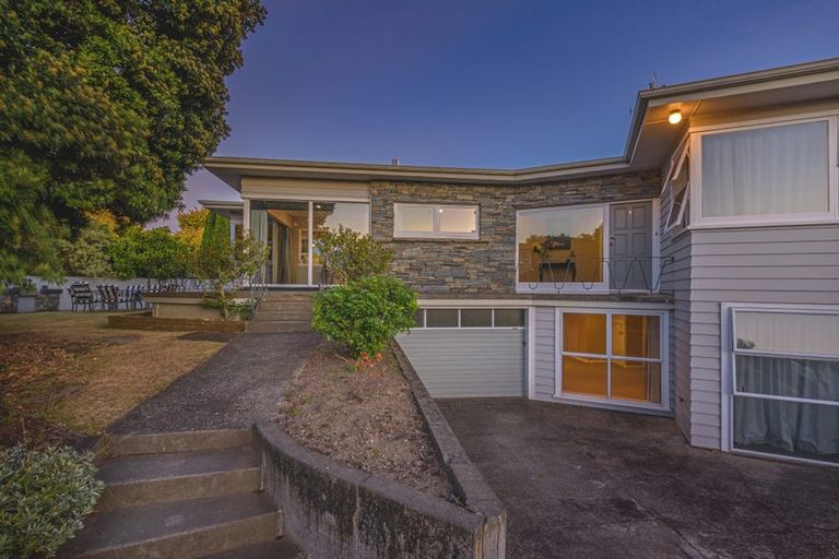 Photo of property in 1 Wigan Place, Hokowhitu, Palmerston North, 4410