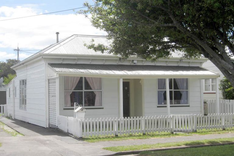 Photo of property in 12 Alexander Street, Whanganui, 4500