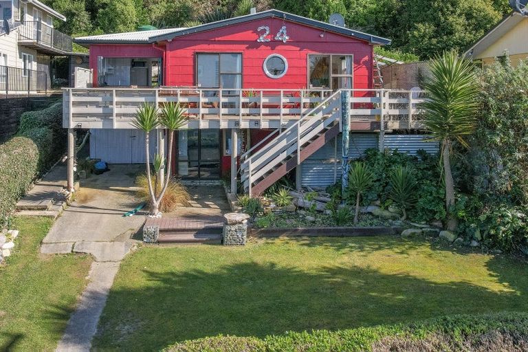 Photo of property in 24 Moody Street, Gore Bay, Cheviot, 7383