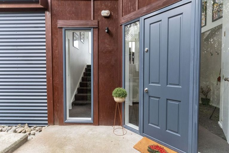 Photo of property in 3a Kiwi Crescent, Tawa, Wellington, 5028