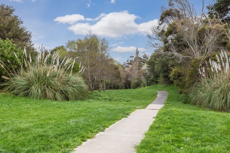 Photo of property in 1 Genoa Place, Whitby, Porirua, 5024