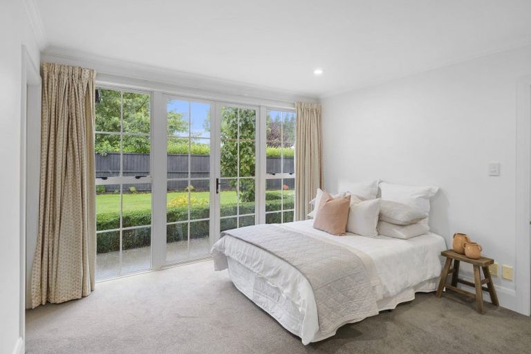 Photo of property in 24 Felstead Place, Avonhead, Christchurch, 8042