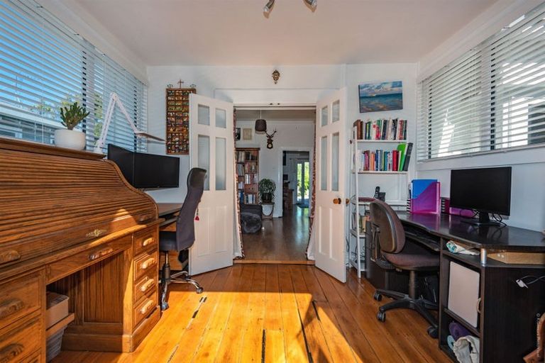 Photo of property in 91 Bowhill Road, New Brighton, Christchurch, 8083