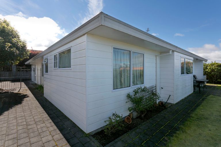 Photo of property in 102 Acacia Bay Road, Nukuhau, Taupo, 3330