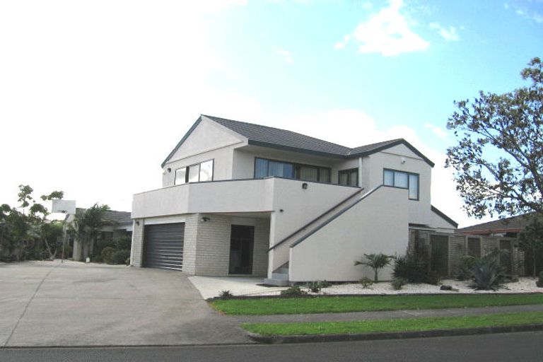Photo of property in 4 Simmental Crescent, Somerville, Auckland, 2014