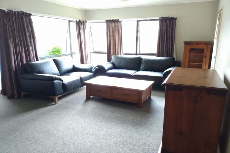 Photo of property in 10 Parsons Glen, Karori, Wellington, 6012