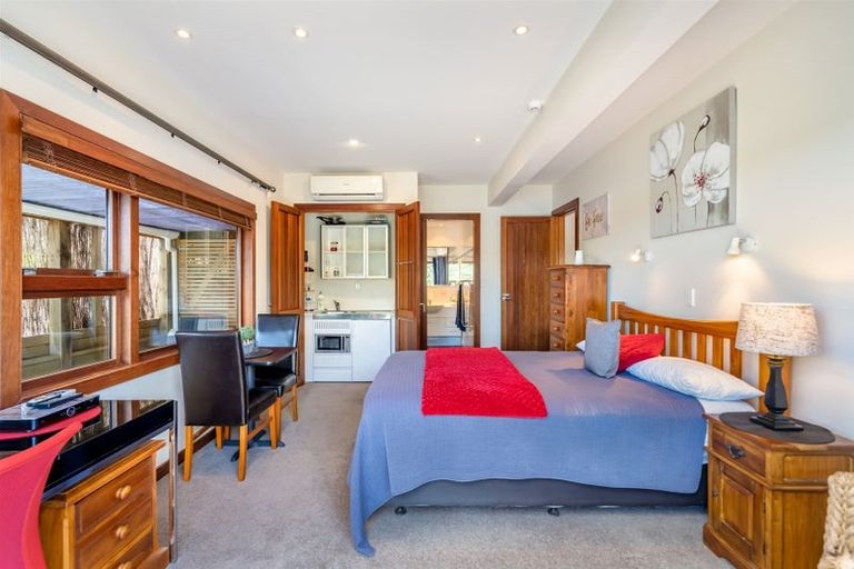 Photo of property in 62 Kiriwai Road, Paremata, Porirua, 5024